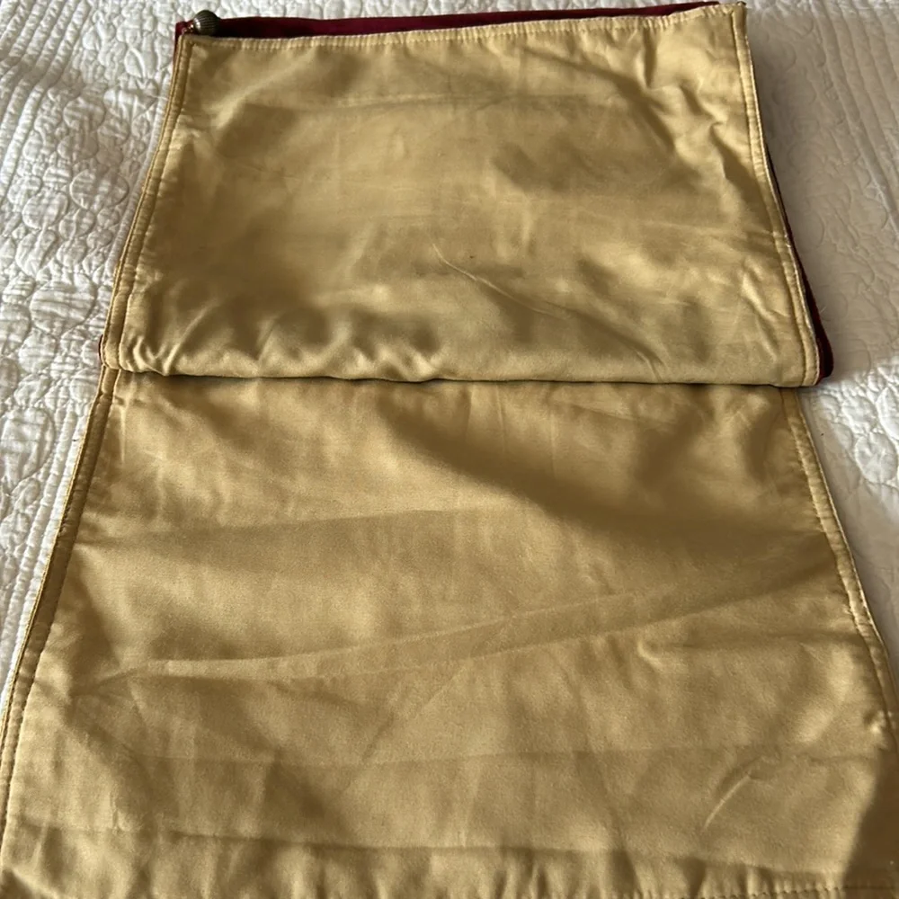 Home tablet runner red and gold - Picture 2 of 2